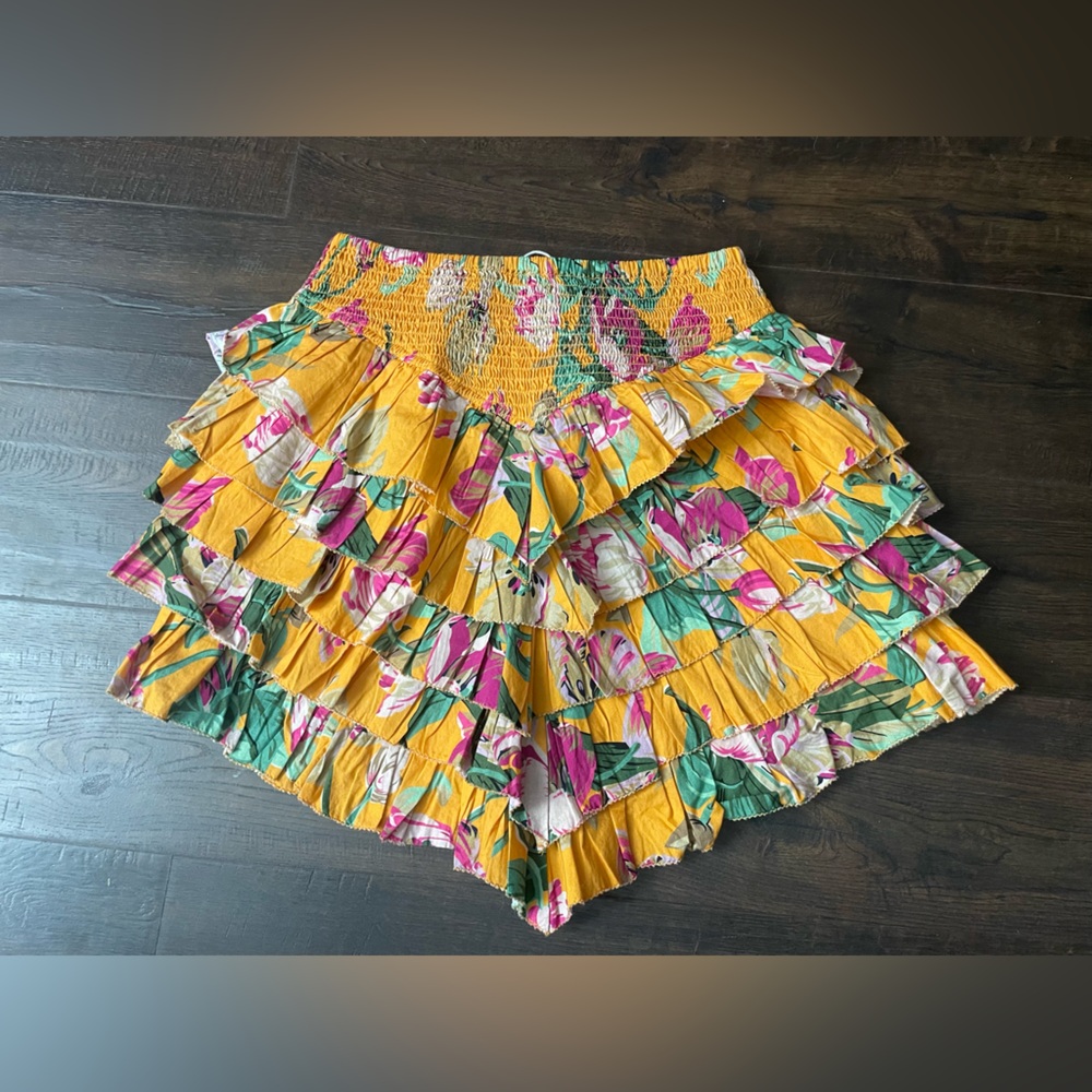 BNWT Anthropologie mini ruffle skirt
NWT size M.     #A6 - Picture 3 of 4